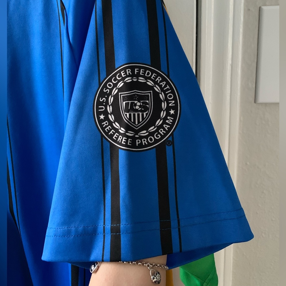 Official Sports Referee Jerseys - Picture 4 of 16